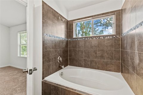 Townhouse in Oviedo, Florida 3 bedrooms, 141.95 sq.m. № 1791877 - photo 20