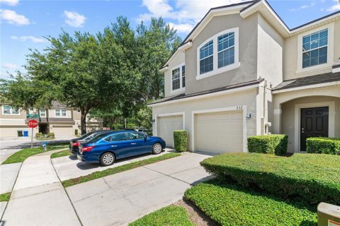 Townhouse in Oviedo, Florida 3 bedrooms, 141.95 sq.m. № 1791877 - photo 3