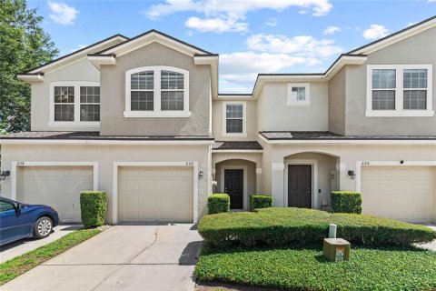 Townhouse in Oviedo, Florida 3 bedrooms, 141.95 sq.m. № 1791877 - photo 2