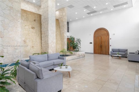 Commercial property in North Miami, Florida № 1868526 - photo 3