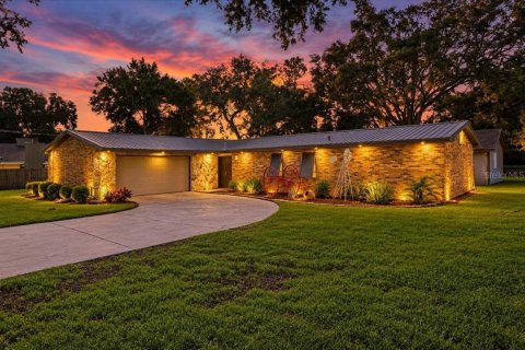 Villa ou maison à Lakeland, Floride 3 chambres, 138.52 m2 № 2375645