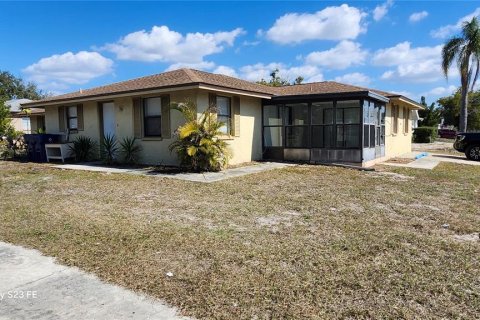 Casa en venta en Holiday, Florida, 6 dormitorios, 223.52 m2 № 1520560 - foto 3