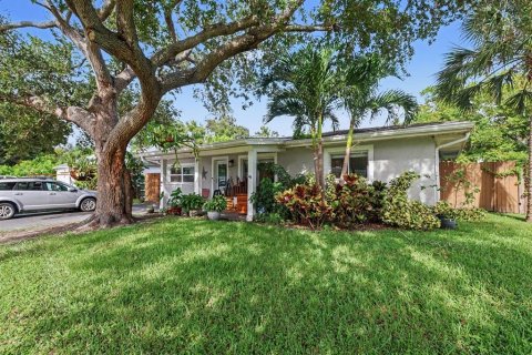 House in Largo, Florida 4 bedrooms, 152.36 sq.m. № 2378032