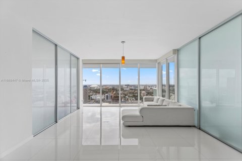 Copropriété à vendre à Miami, Floride: 2 chambres, 104.33 m2 № 2153700 - photo 2