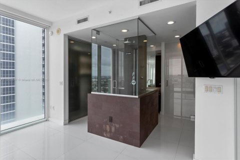 Copropriété à vendre à Miami, Floride: 2 chambres, 104.33 m2 № 2153700 - photo 17