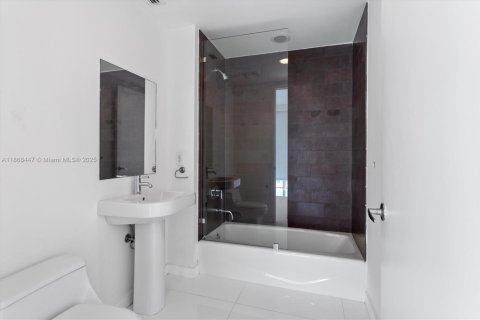 Copropriété à vendre à Miami, Floride: 2 chambres, 104.33 m2 № 2153700 - photo 24