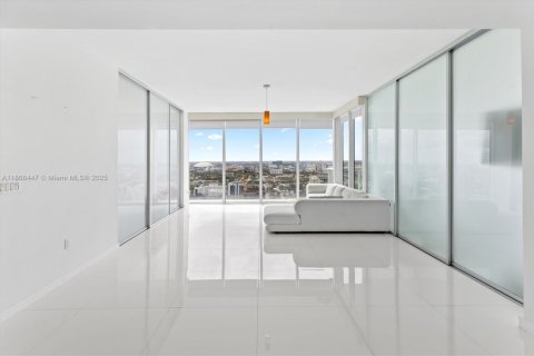 Copropriété à vendre à Miami, Floride: 2 chambres, 104.33 m2 № 2153700 - photo 4