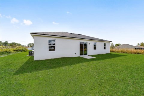 House in Palm Bay, Florida 3 bedrooms, 166.02 sq.m. № 2261578 - photo 21
