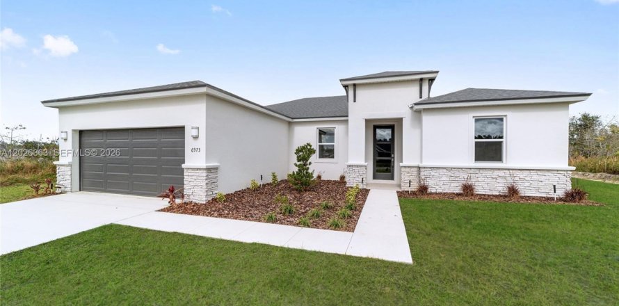 House in Palm Bay, Florida 3 bedrooms, 166.02 sq.m. № 2261578
