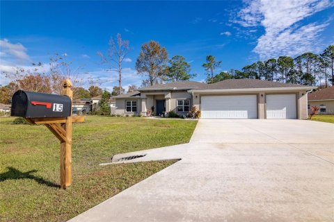 House in Palm Coast, Florida 3 bedrooms, 196.67 sq.m. № 1781174 - photo 3