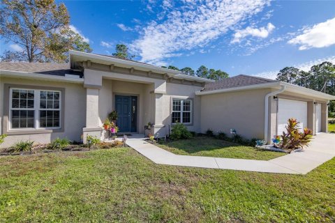 House in Palm Coast, Florida 3 bedrooms, 196.67 sq.m. № 1781174 - photo 5