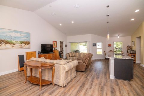 House in Palm Coast, Florida 3 bedrooms, 196.67 sq.m. № 1781174 - photo 10