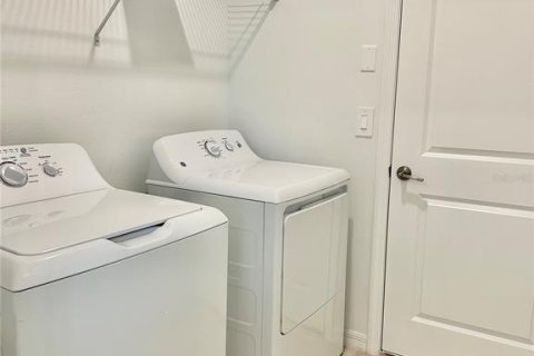 Casa en alquiler en Land O' Lakes, Florida, 5 dormitorios, 205.78 m2 № 1771380 - foto 6