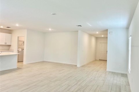 Casa en alquiler en Land O' Lakes, Florida, 5 dormitorios, 205.78 m2 № 1771380 - foto 4