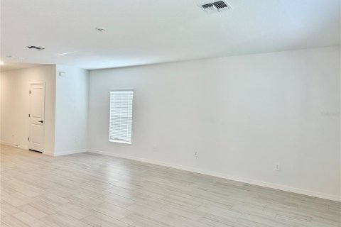 Casa en alquiler en Land O' Lakes, Florida, 5 dormitorios, 205.78 m2 № 1771380 - foto 3