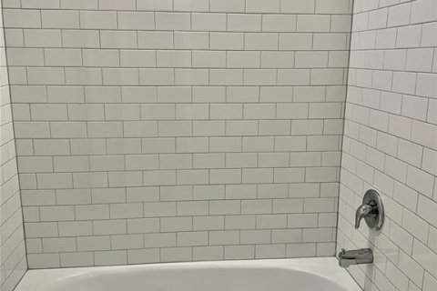 Casa en alquiler en Land O' Lakes, Florida, 5 dormitorios, 205.78 m2 № 1771380 - foto 18