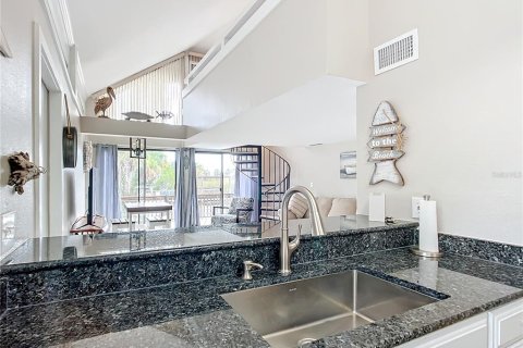 Condo in Crystal River, Florida, 1 bedroom  № 1686728 - photo 7