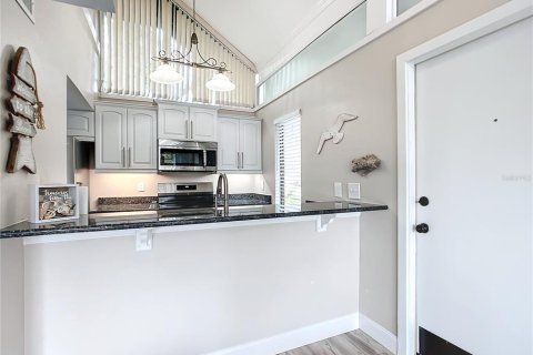 Condo in Crystal River, Florida, 1 bedroom  № 1686728 - photo 2