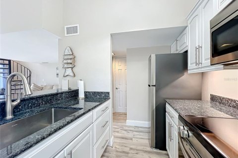 Condo in Crystal River, Florida, 1 bedroom  № 1686728 - photo 8