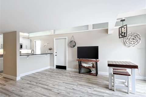 Condo in Crystal River, Florida, 1 bedroom  № 1686728 - photo 11