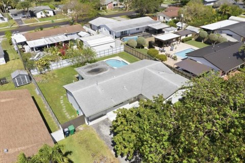 Villa ou maison à vendre à Cutler Bay, Floride: 3 chambres № 2042898 - photo 6