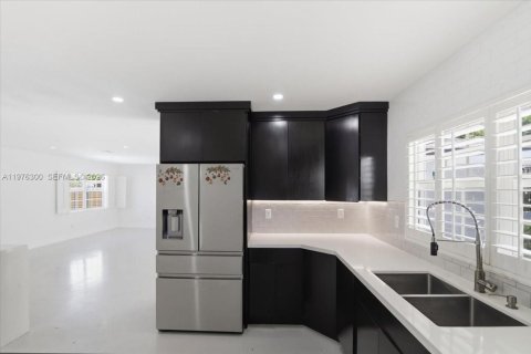 Villa ou maison à vendre à Cutler Bay, Floride: 3 chambres № 2042898 - photo 29