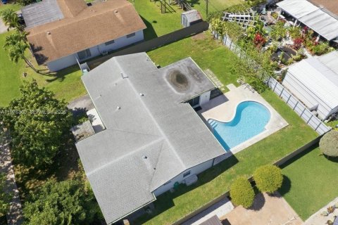 Villa ou maison à vendre à Cutler Bay, Floride: 3 chambres № 2042898 - photo 3