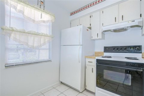 Condo in Largo, Florida, 1 bedroom  № 1785267 - photo 7