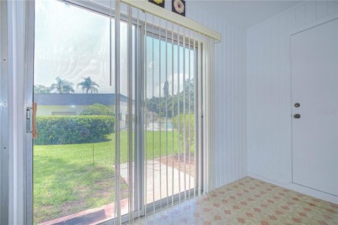Condo in Largo, Florida, 1 bedroom  № 1785267 - photo 16