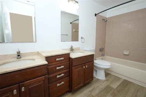 Duplex à vendre à Orlando, Floride: 3 chambres, 142.7 m2 № 2321432 - photo 9