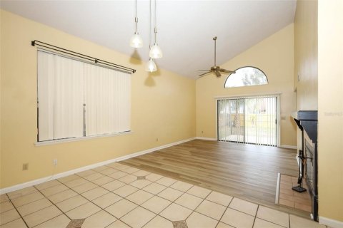 Duplex à vendre à Orlando, Floride: 3 chambres, 142.7 m2 № 2321432 - photo 5