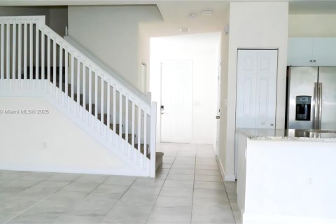 Townhouse in Hialeah, Florida 3 bedrooms, 162.67 sq.m. № 1896294 - photo 18