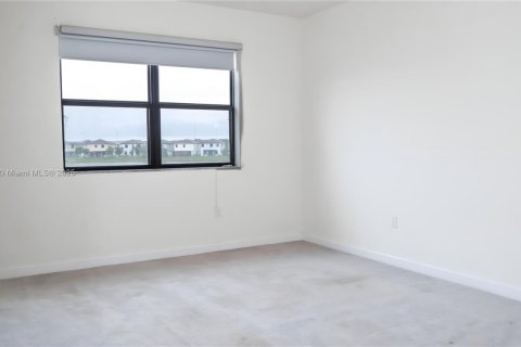 Townhouse in Hialeah, Florida 3 bedrooms, 162.67 sq.m. № 1896294 - photo 26