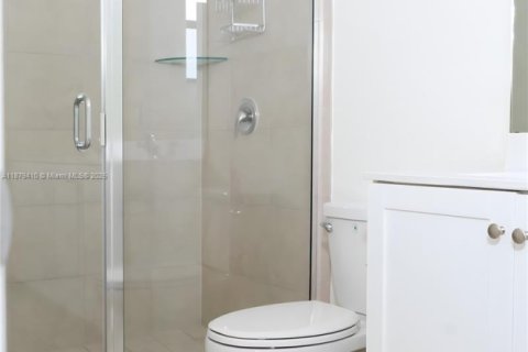 Townhouse in Hialeah, Florida 3 bedrooms, 162.67 sq.m. № 1896294 - photo 29