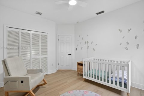 Casa en venta en Miami, Florida, 4 dormitorios, 243.22 m2 № 2001790 - foto 23