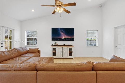 Casa en venta en Miami, Florida, 4 dormitorios, 243.22 m2 № 2001790 - foto 14