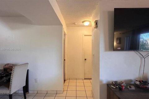 Copropriété à louer à Miami, Floride: 2 chambres, 114.73 m2 № 2057510 - photo 11