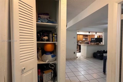 Copropriété à louer à Miami, Floride: 2 chambres, 114.73 m2 № 2057510 - photo 15