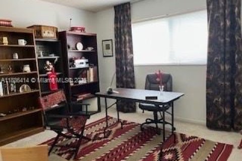 Condominio en venta en Palm Springs, Florida, 2 dormitorios, 90.58 m2 № 1938643 - foto 4
