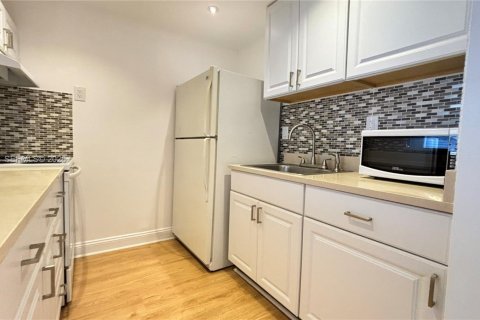 Condominio en alquiler en West Palm Beach, Florida, 1 dormitorio, 49.42 m2 № 1996942 - foto 8