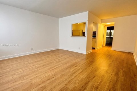 Condominio en West Palm Beach, Florida, 1 dormitorio  № 1996942