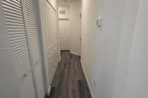 Снять в аренду таунхаус в Майами, Флорида 3 спальни, 169.73м2, № 1947841 - фото 16