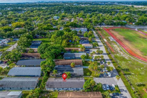 Propiedad comercial en venta en Fort Lauderdale, Florida, 283.07 m2 № 1887682 - foto 17