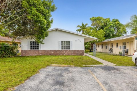 Propiedad comercial en venta en Fort Lauderdale, Florida, 283.07 m2 № 1887682 - foto 1