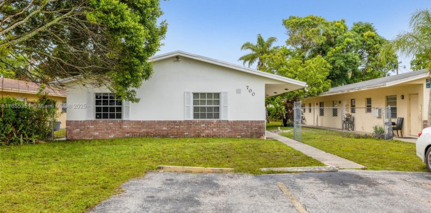 Propiedad comercial en Fort Lauderdale, Florida 283.07 m2 № 1887682
