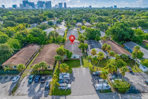 Propiedad comercial en venta en Fort Lauderdale, Florida, 283.07 m2 № 1887682 - foto 13