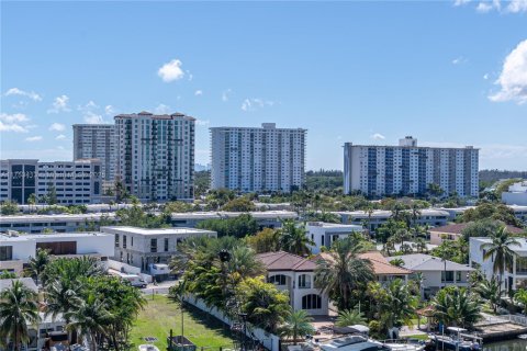 Condo in Sunny Isles Beach, Florida, 2 bedrooms  № 1860045 - photo 5