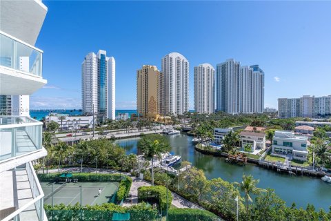 Condo in Sunny Isles Beach, Florida, 2 bedrooms  № 1860045 - photo 2
