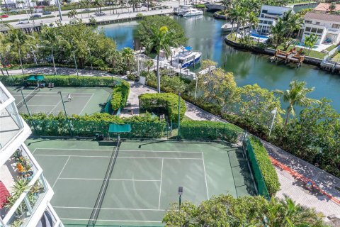 Condo in Sunny Isles Beach, Florida, 2 bedrooms  № 1860045 - photo 4