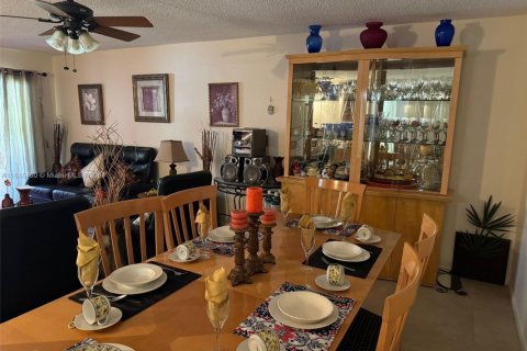 Copropriété à vendre à Lauderhill, Floride: 2 chambres, 91.04 m2 № 1978223 - photo 4